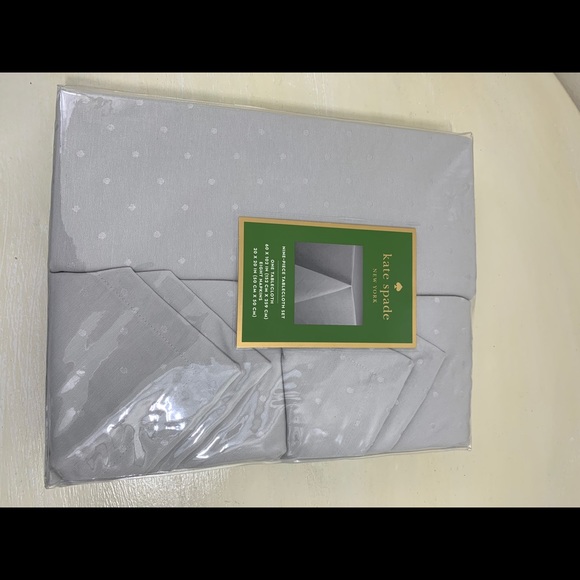 Grey Kate Spade table linens NEW - Picture 1 of 4